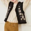clt 131 gil aw22 9001 uni ivo gilet 02 model scaled
