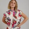 SHIRT W. BUTTERFLY PRINT Top Short sleeve 231 1137 Butterfly print 907 2 1200x