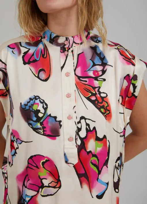 SHIRT W. BUTTERFLY PRINT Top Short sleeve 231 1137 Butterfly print 907