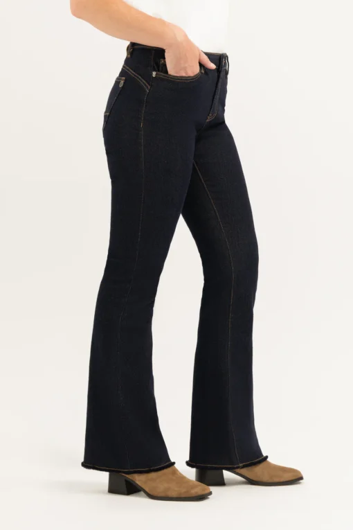 Alternative view of Florez flared CR0019 rinse denim 472