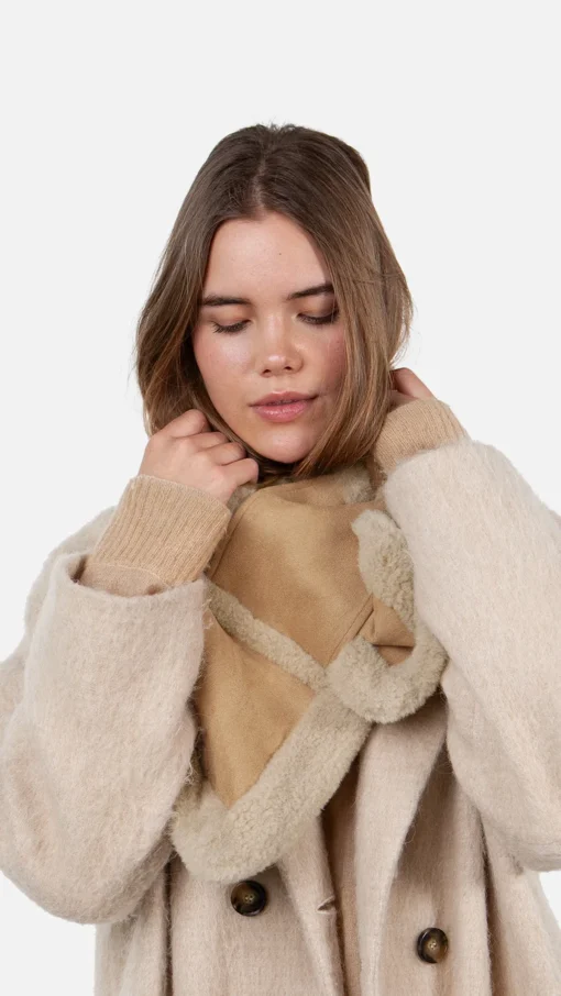 Alternative view of Barts w25 kegalle scarf light brown