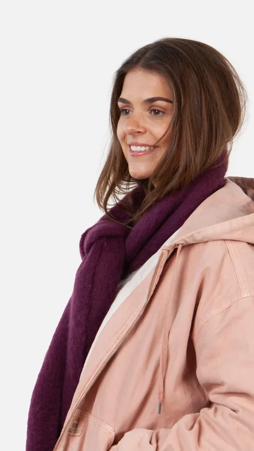 Alternative view of Barts w25 keridda scarf aubergine