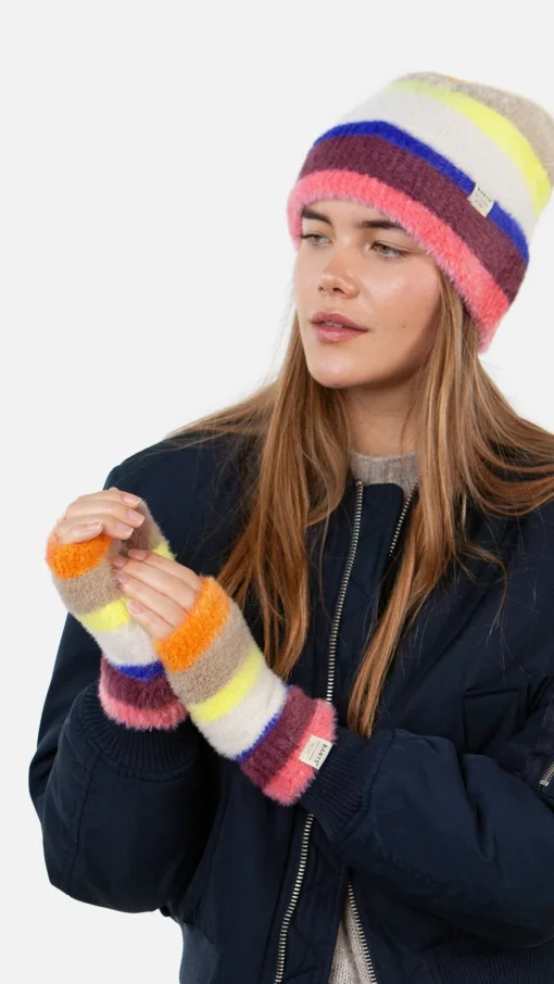 Alternative view of Barts w25 kumana fingerless gloves magenta