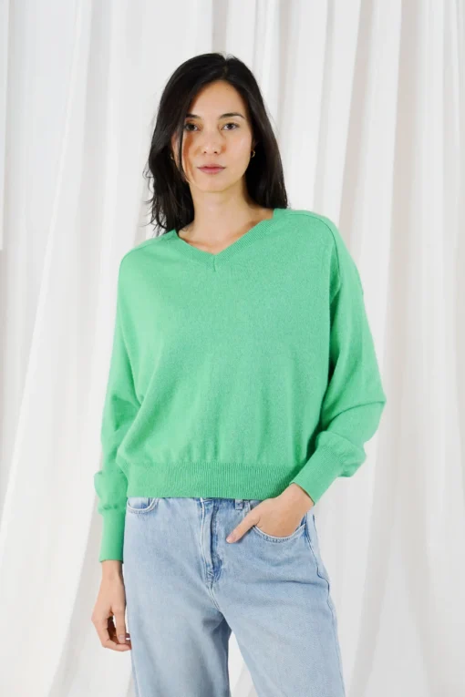 TWNS Z26 Salida long-sleeved v-neck sweater without slits grass green