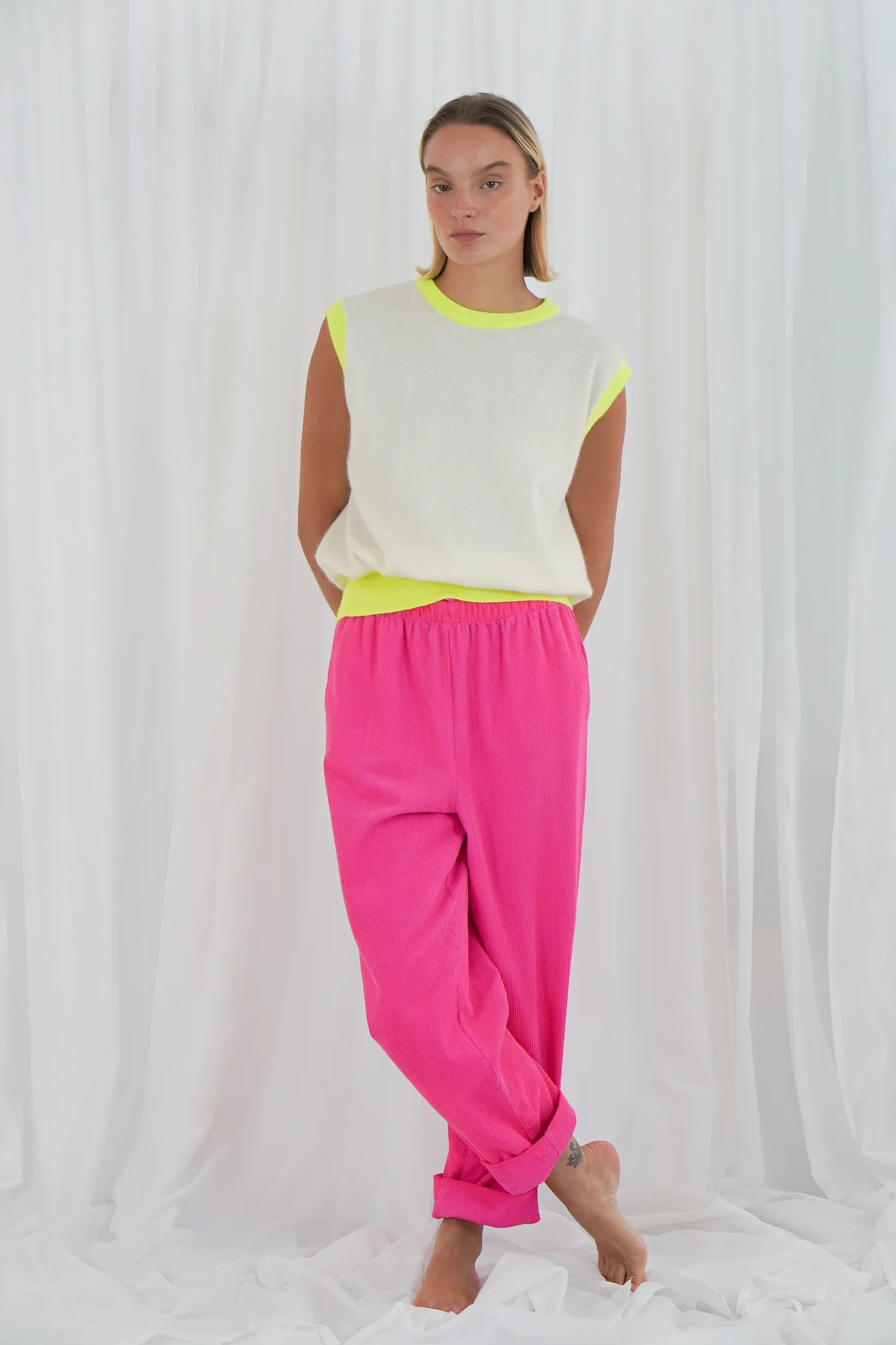 TWNS Z26 Buenavista bi-colour rond-neck sleeveless pullover offwhite/neon yellow - Afbeelding 3