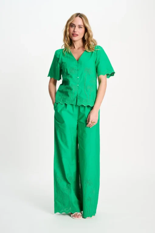 Pom Amsterdam Blouse broderie anglaise palm green SP9544 groen