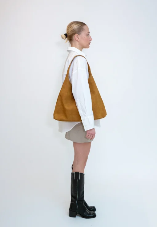 Alternative view of HVISK Lola brush structure cognac