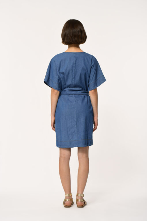 Alternative view of La Fee Maraboutee Z26 Felia medium