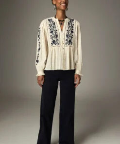 Maison Hotel W26 Morfeo blouse blue orchid